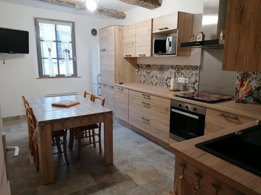 Agreable Maison De Village. Casa de Férias